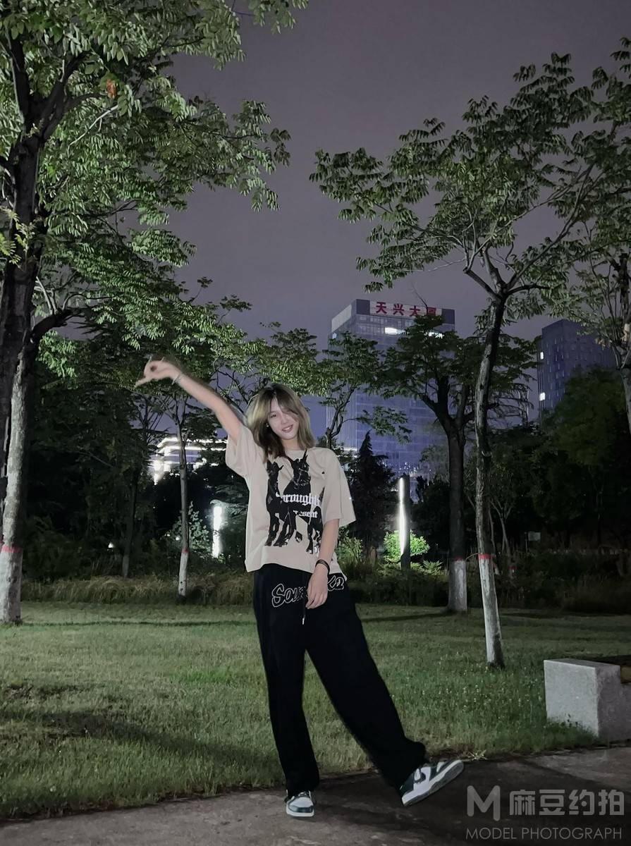夜景模特