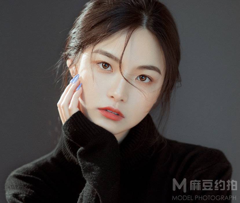 黑白模特