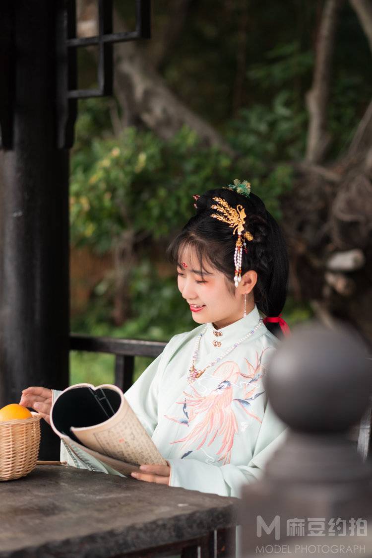 汉服模特
