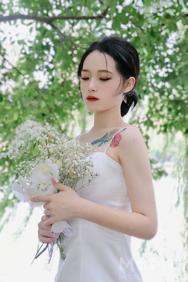 清新模特