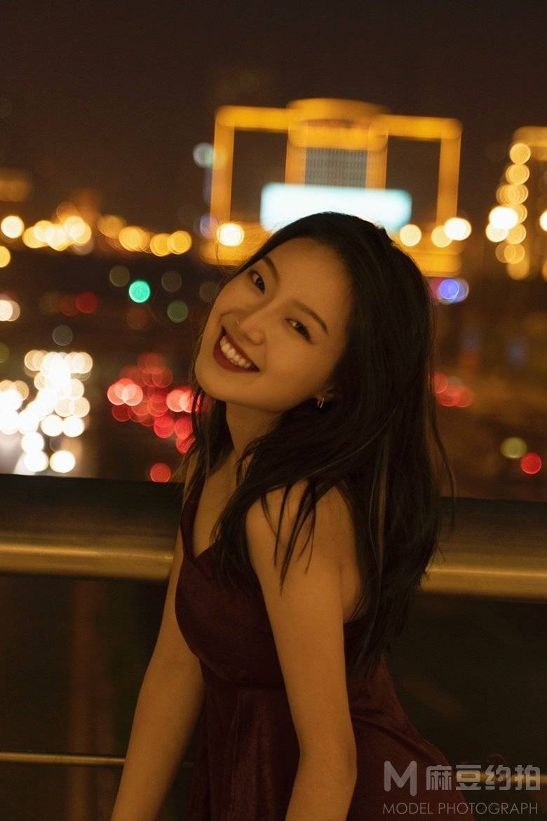 夜景模特
