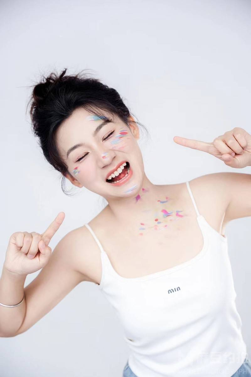 情绪模特
