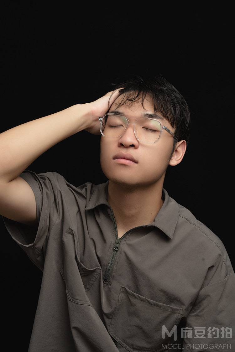 情绪模特