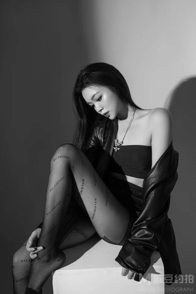 黑白模特