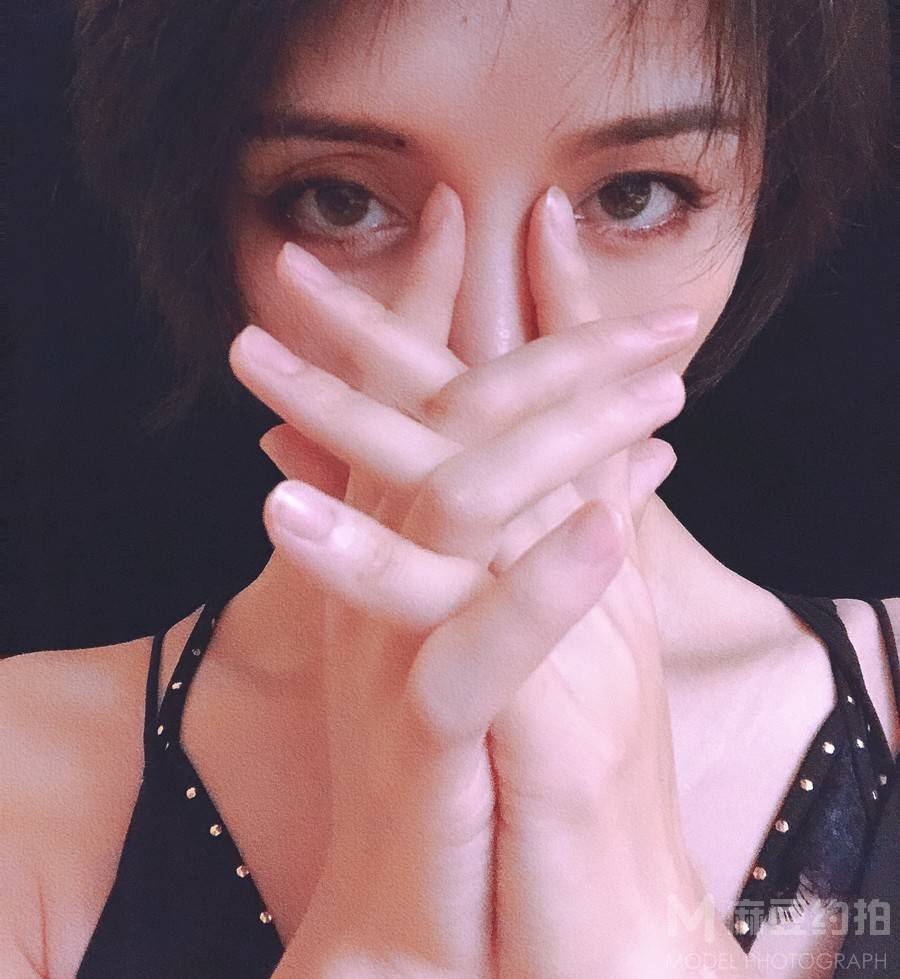 宝丽来模特