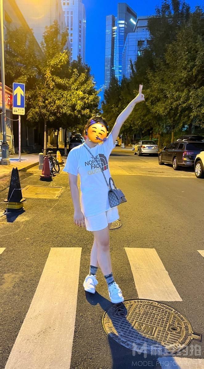 校园模特