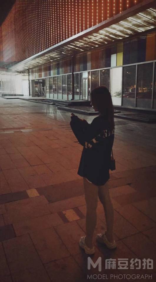 夜景模特