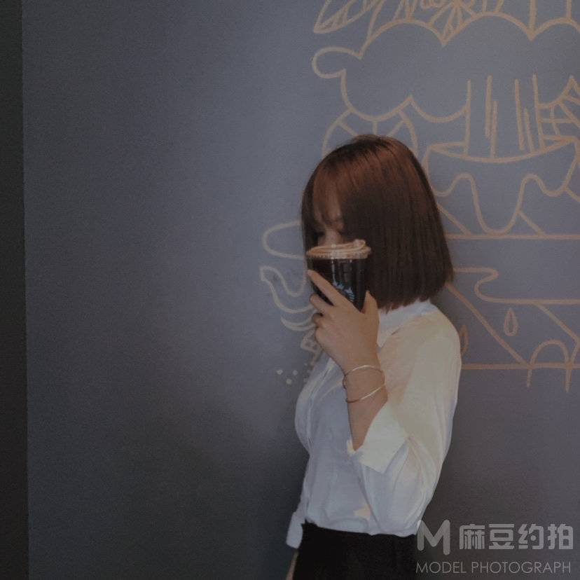 黑白模特