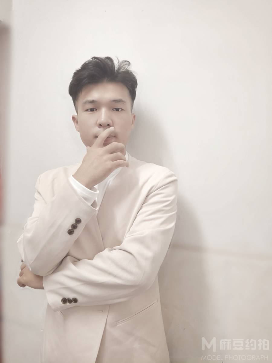 黑白模特