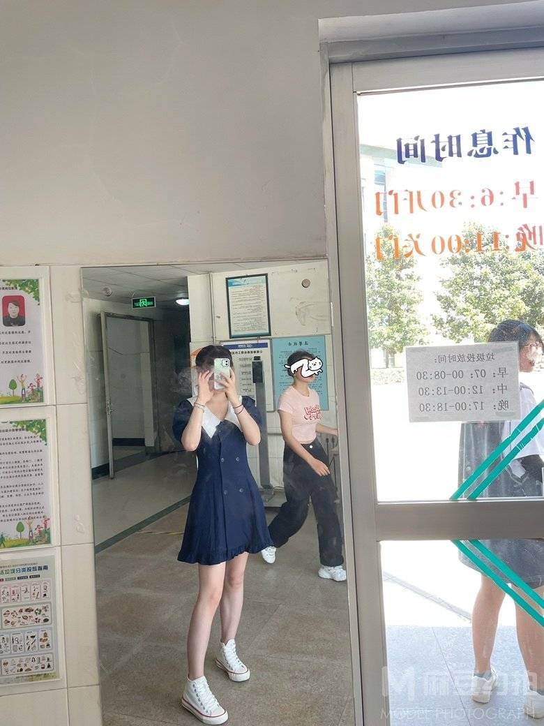 校园模特