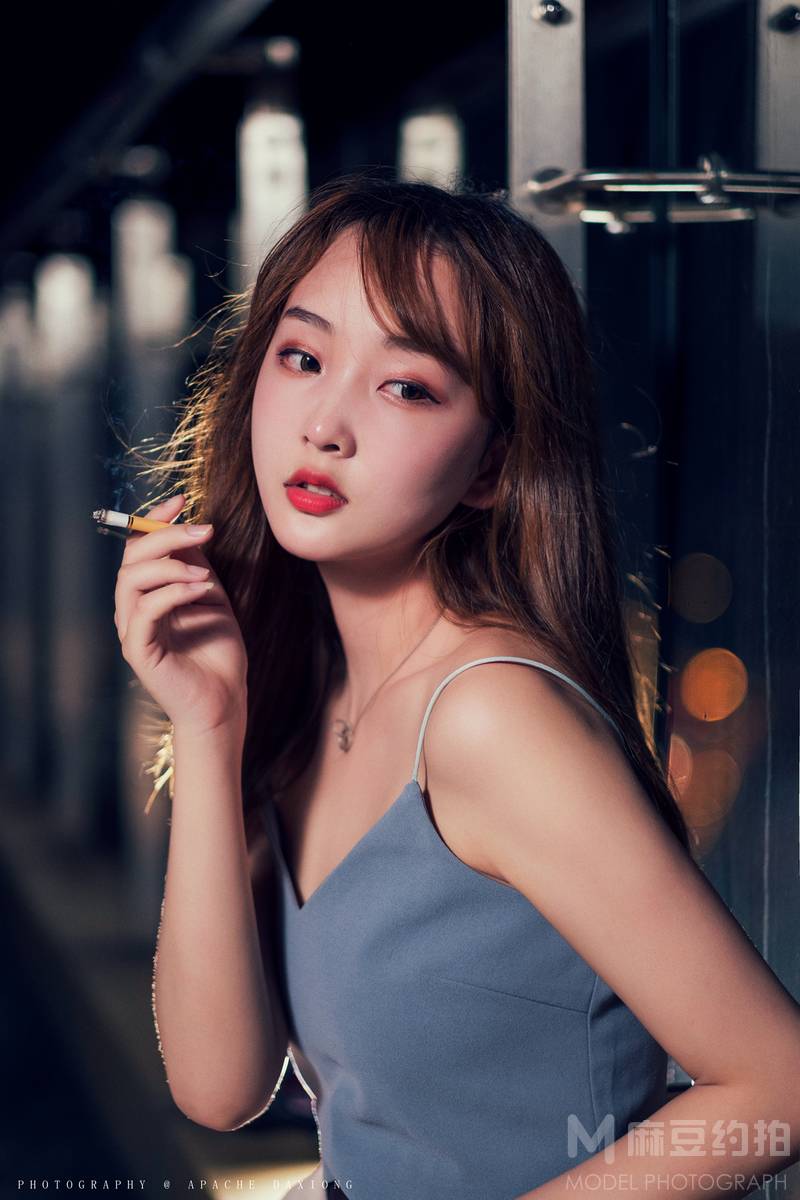 情绪模特