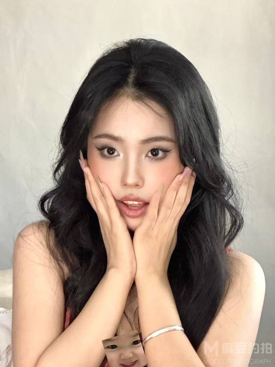 妆容模特