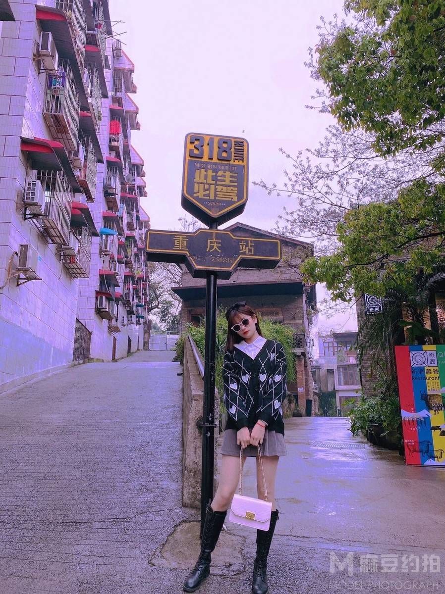 校园模特