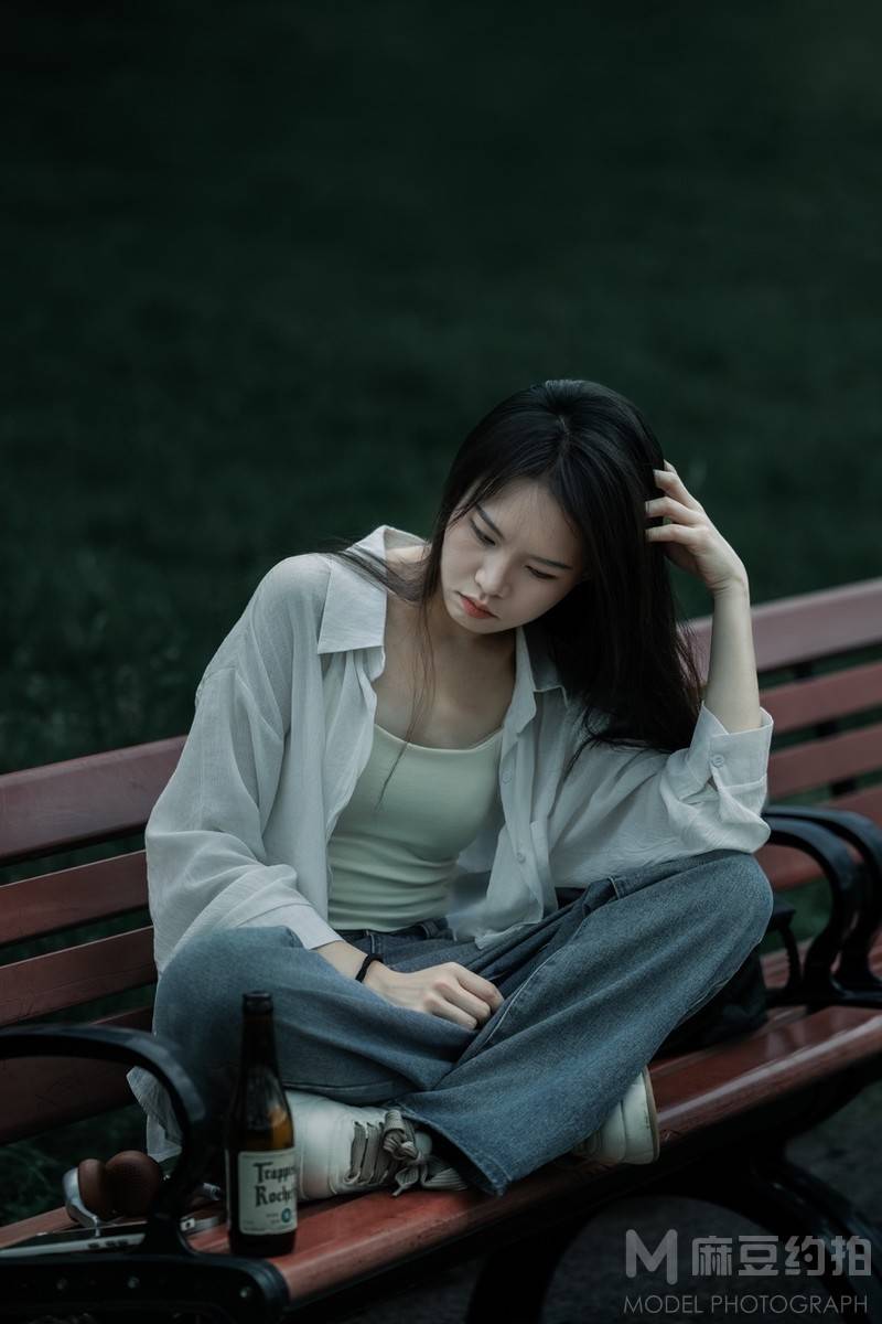 情绪模特