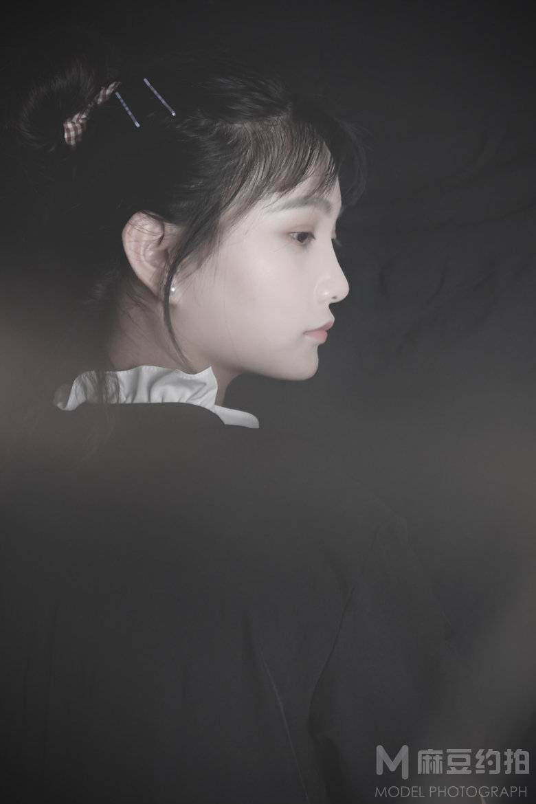 黑白模特