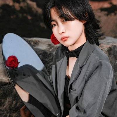 情绪模特