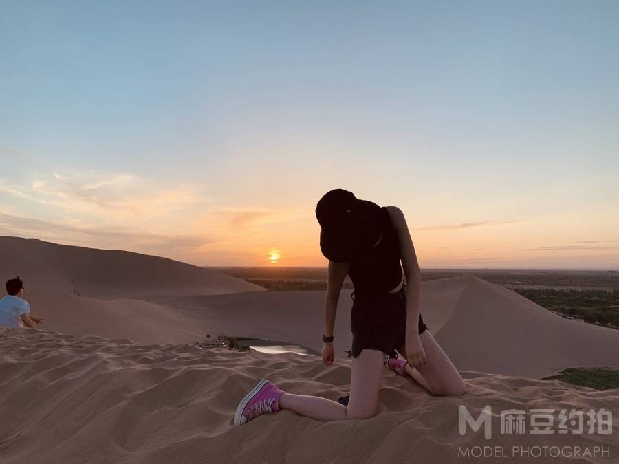 黑白模特