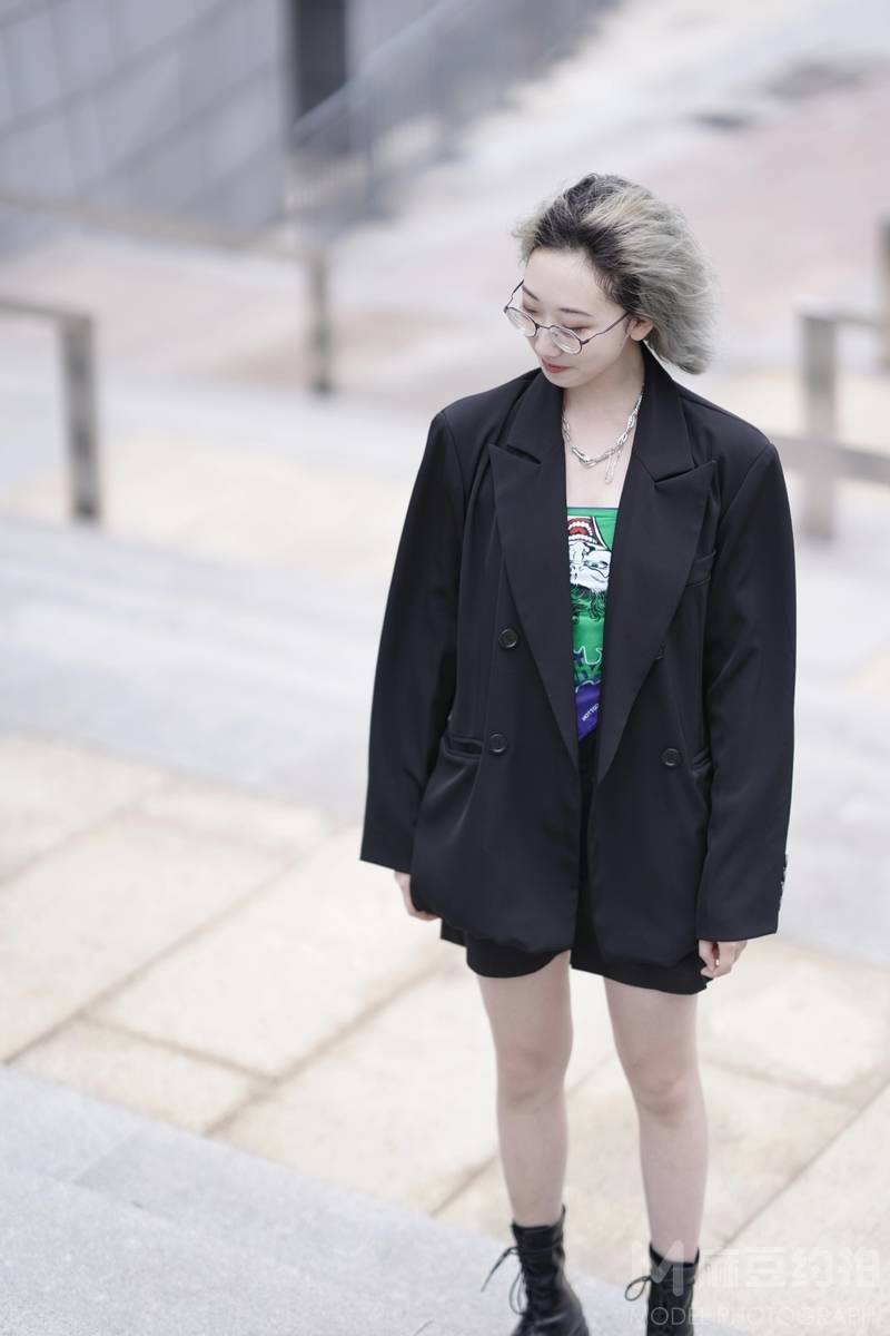 情绪模特