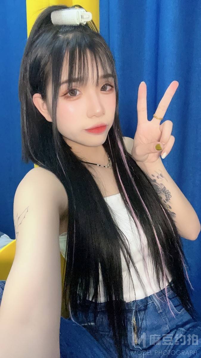 黑白模特