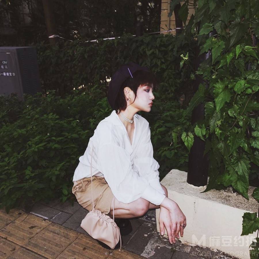 情绪模特
