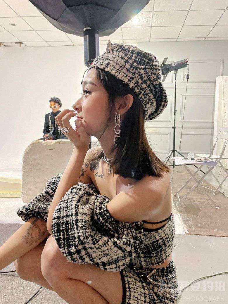 黑白模特