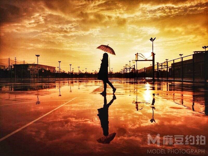 情绪模特