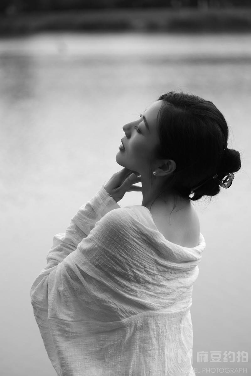 黑白模特