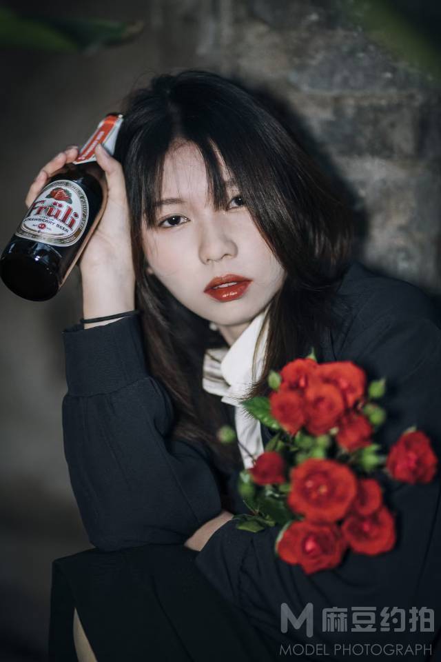 情绪模特