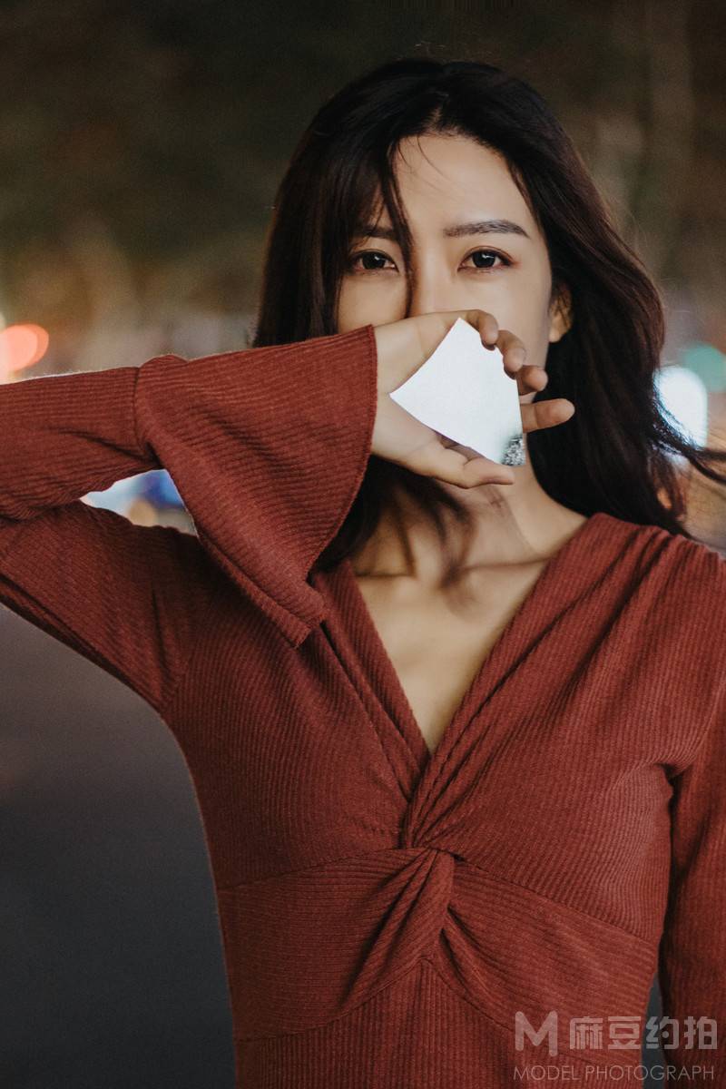 情绪模特