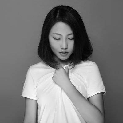 黑白模特