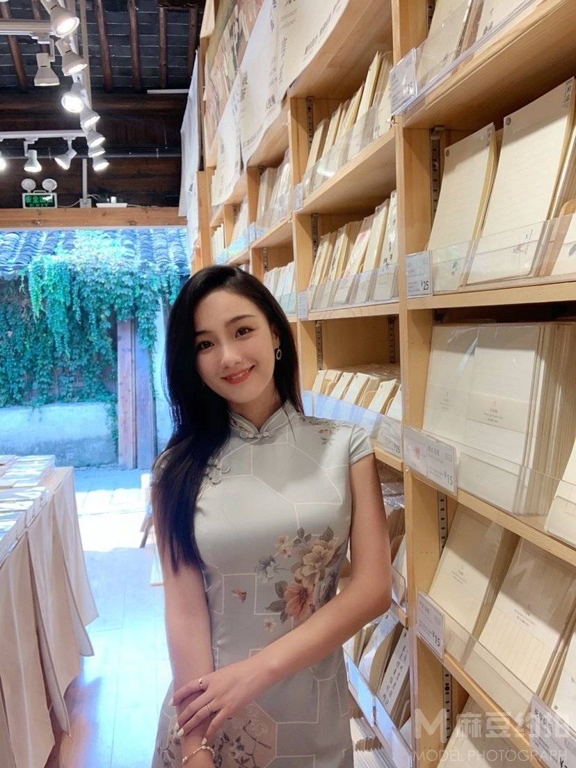 清新模特