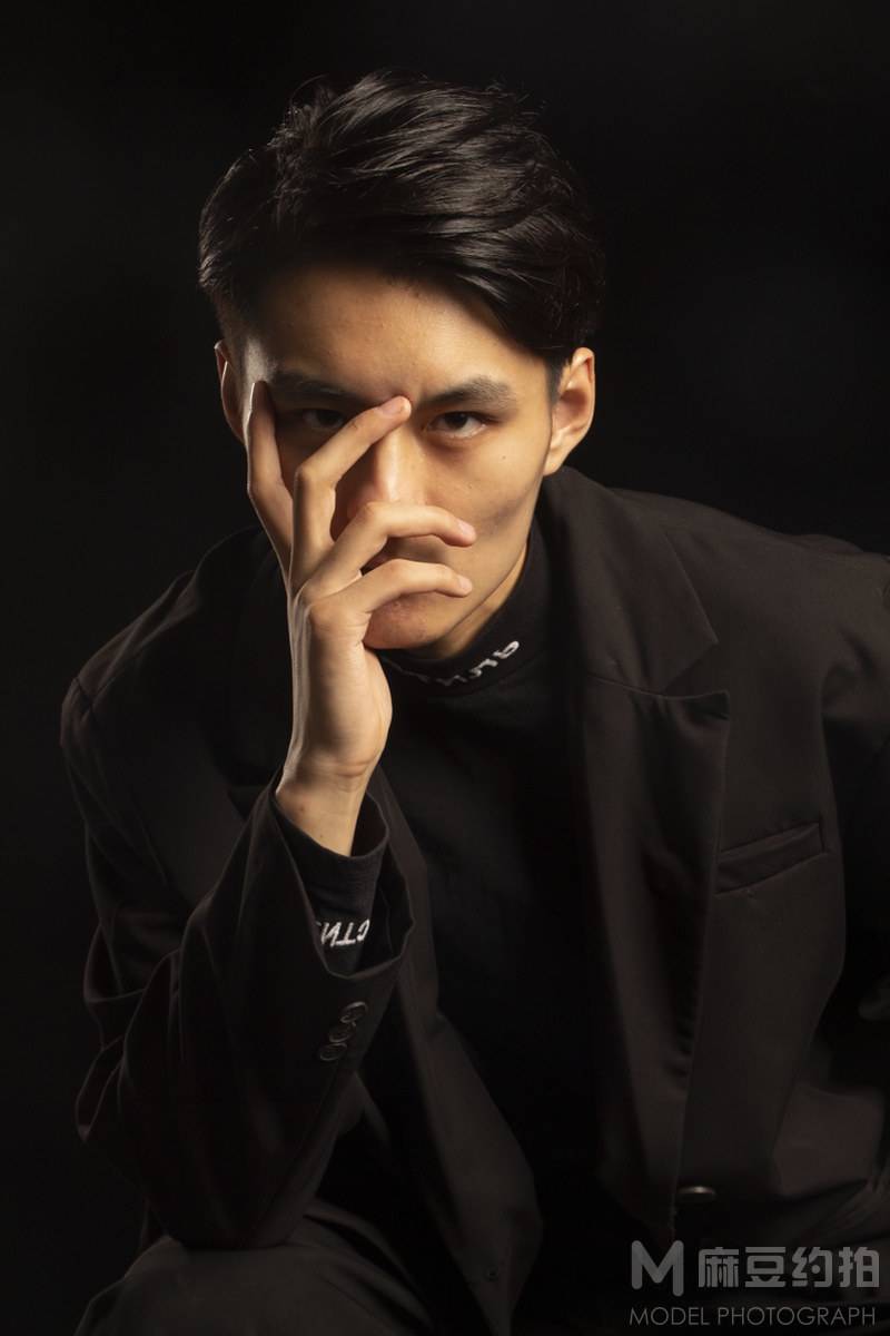 黑白模特