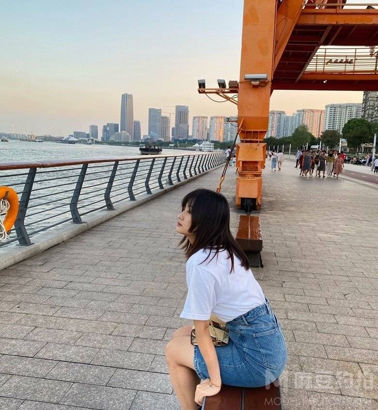 黑白模特