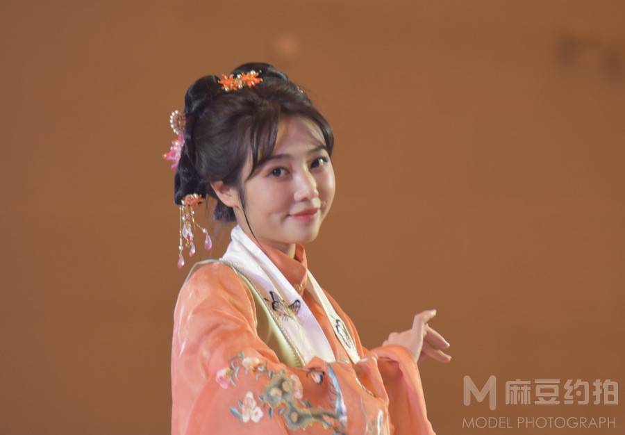 汉服模特