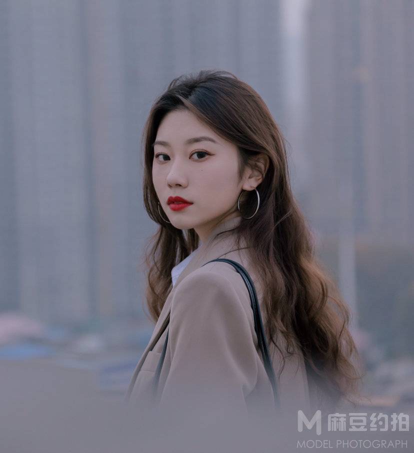 情绪模特