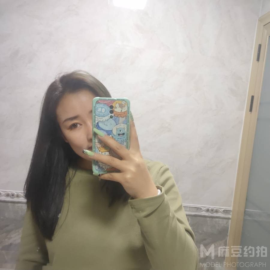 黑白模特