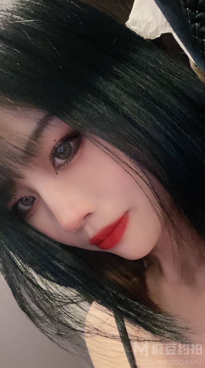 黑白模特