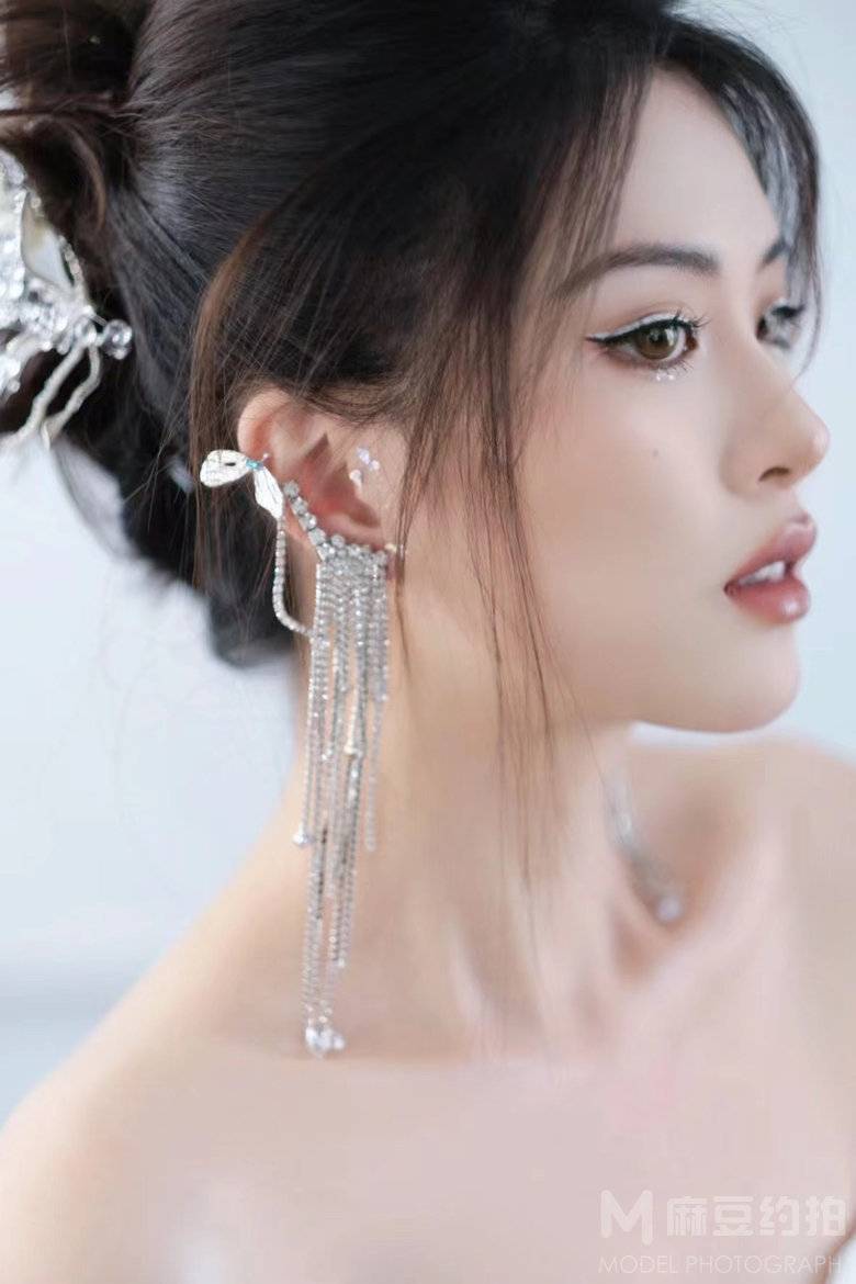 妆容模特