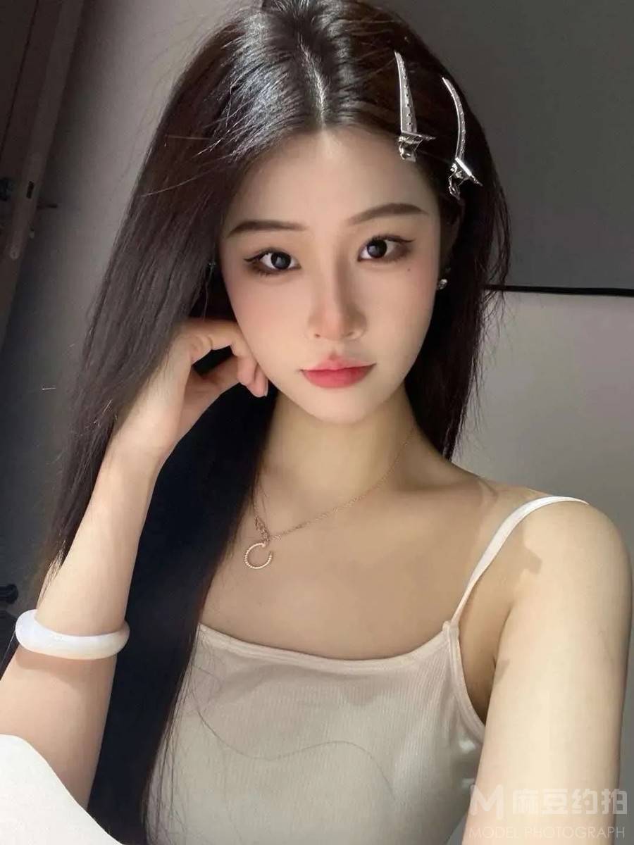 宝丽来模特