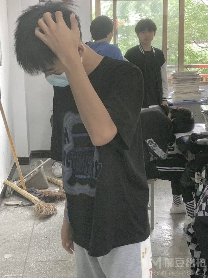 校园模特