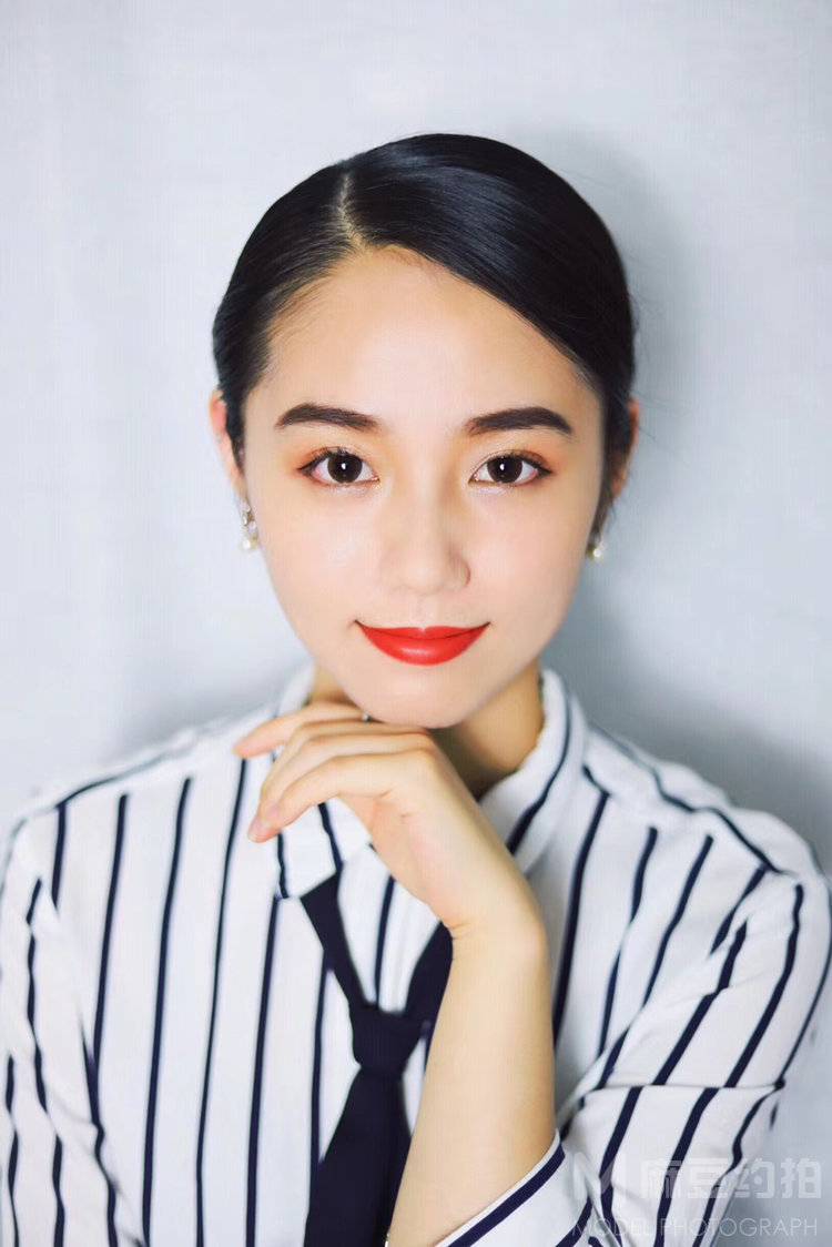 黑白模特