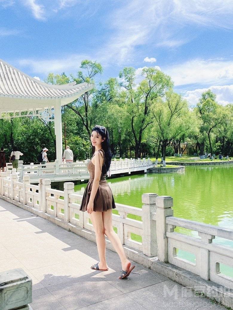校园模特