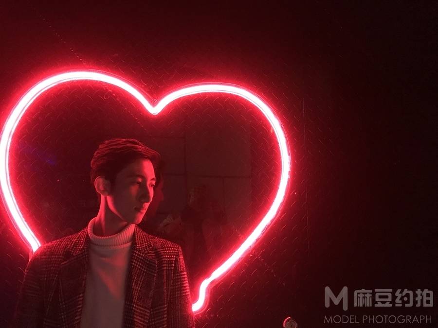 情绪模特