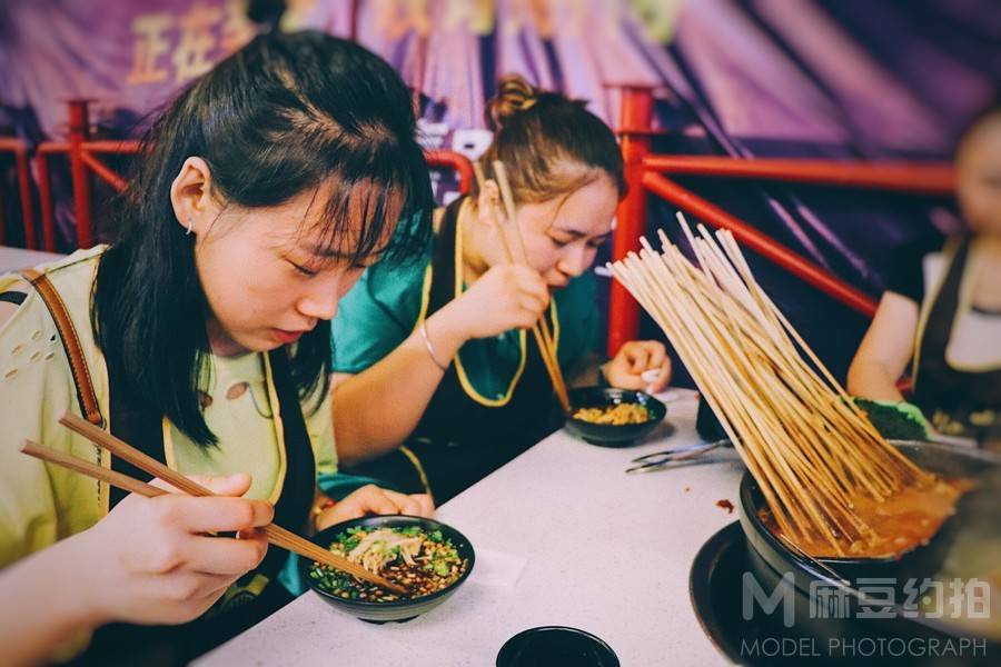 情绪模特