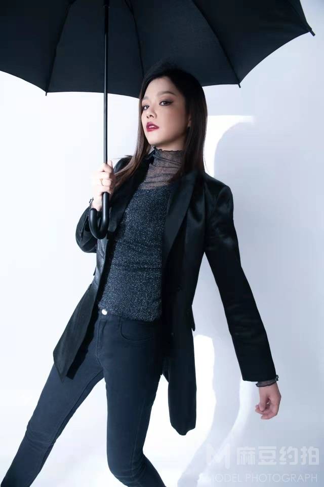 黑白模特