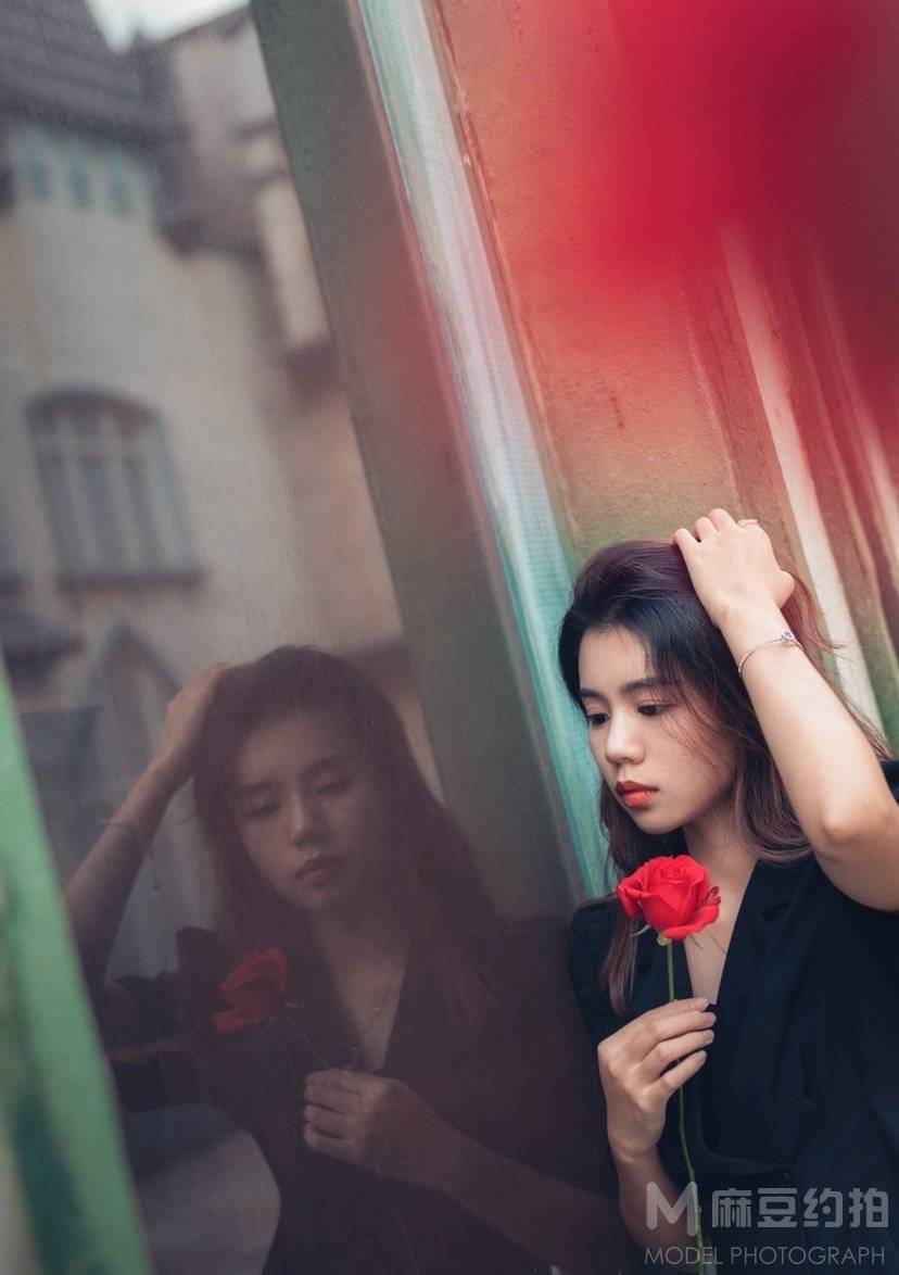情绪模特