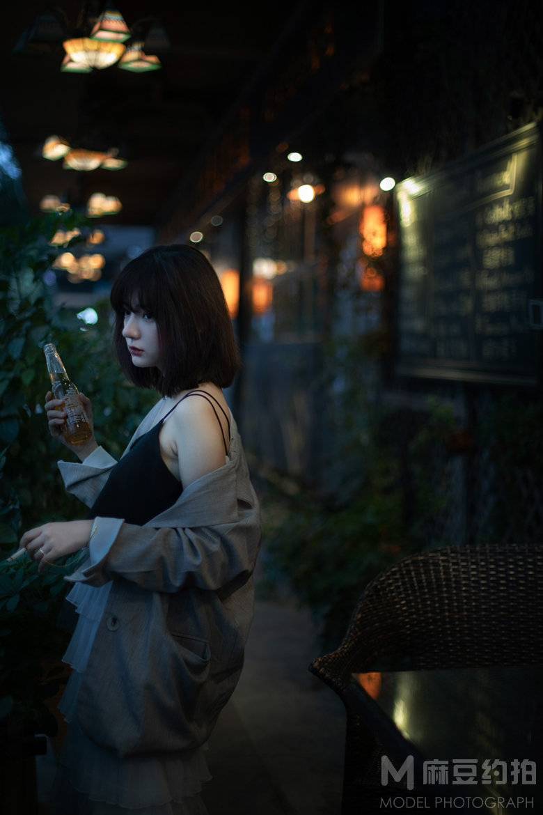 情绪模特