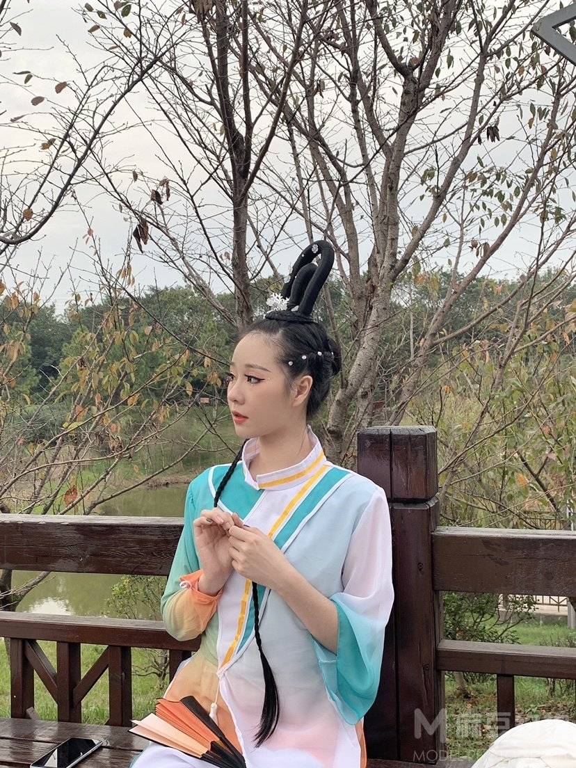 校园模特