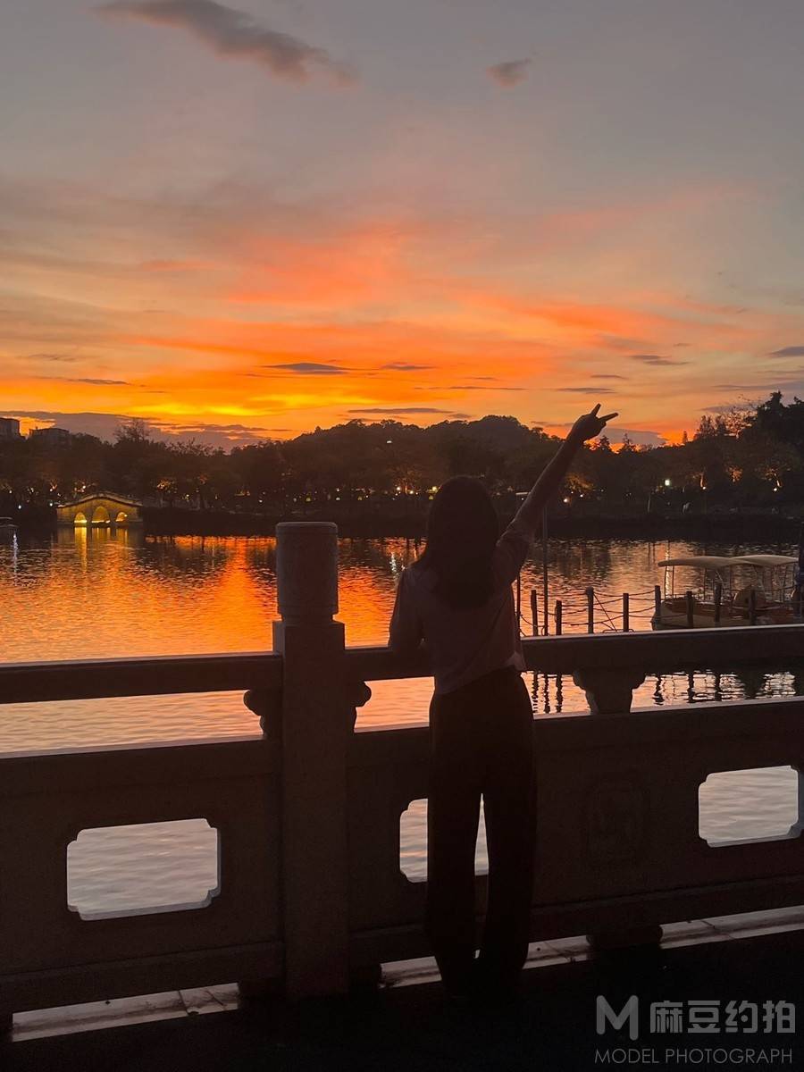 夜景模特