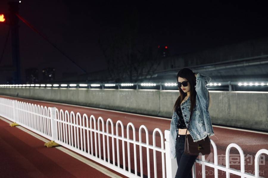夜景模特